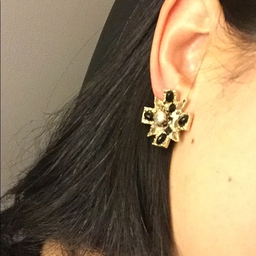 Chanel vintage looking clip on earrings